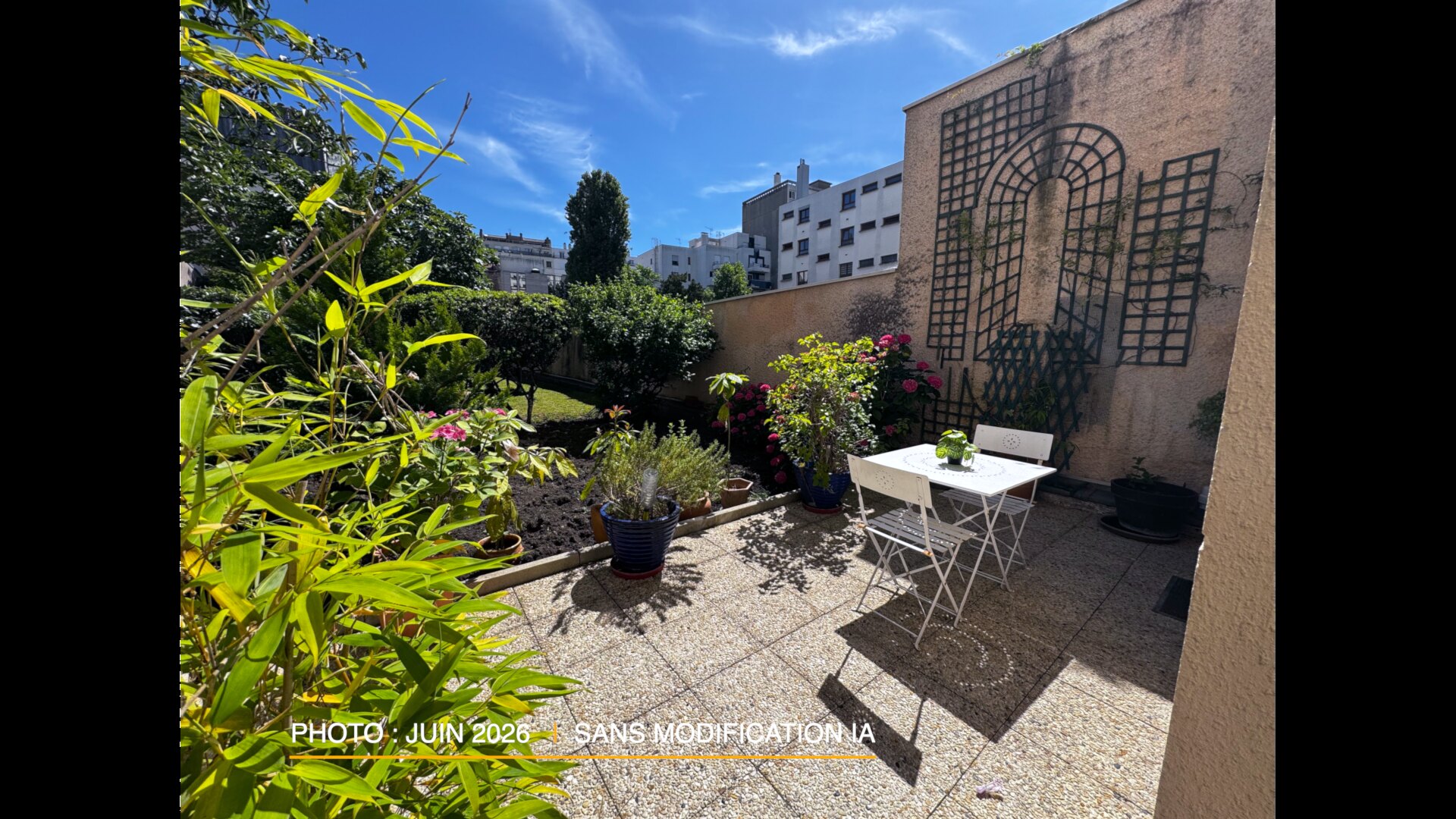 Terrasse côté treillage